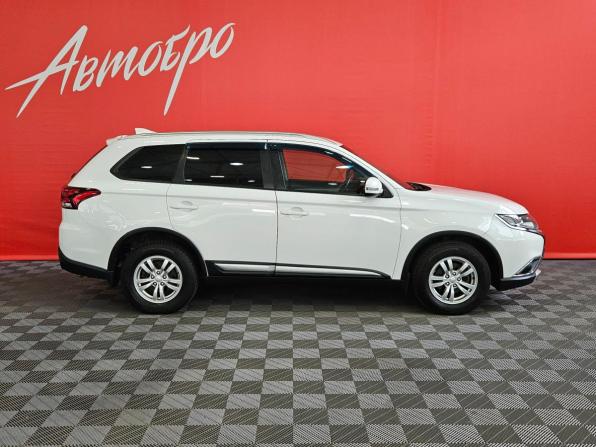 Mitsubishi Outlander III Рестайлинг 2 с пробегом 2017 года, цена 1 870 000 рублей, 142000 км, внедорожник, Автокод Объявления