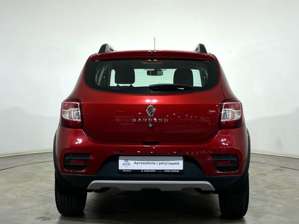 Renault Sandero II Рестайлинг с пробегом 2021 года, цена 1 325 000 рублей, 50875 км, хэтчбек, Автокод Объявления