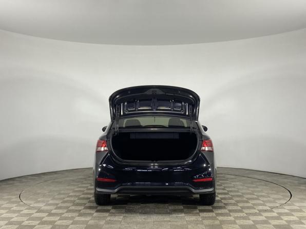 Hyundai Solaris II с пробегом 2017 года, цена 990 000 рублей, 136368 км, седан, Автокод Объявления