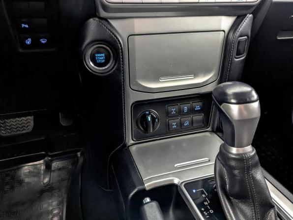 Toyota Land Cruiser Prado 150 Series Рестайлинг 2 с пробегом 2018 года, цена 4 556 500 рублей, 187476 км, внедорожник, Автокод Объявления