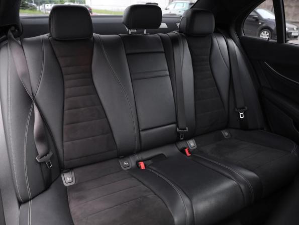 Mercedes-Benz E-Класс V (W213 S213 C238) Рестайлинг с пробегом 2021 года, цена 4 049 000 рублей, 89537 км, седан, Автокод Объявления