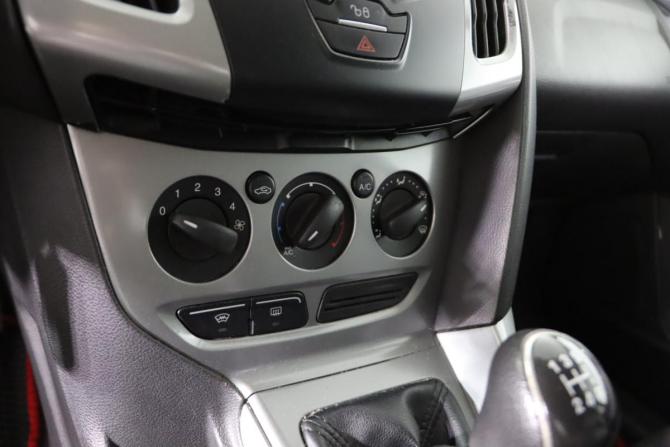 Ford Focus III с пробегом 2013 года, цена 729 990 рублей, 181000 км, хэтчбек, Автокод Объявления