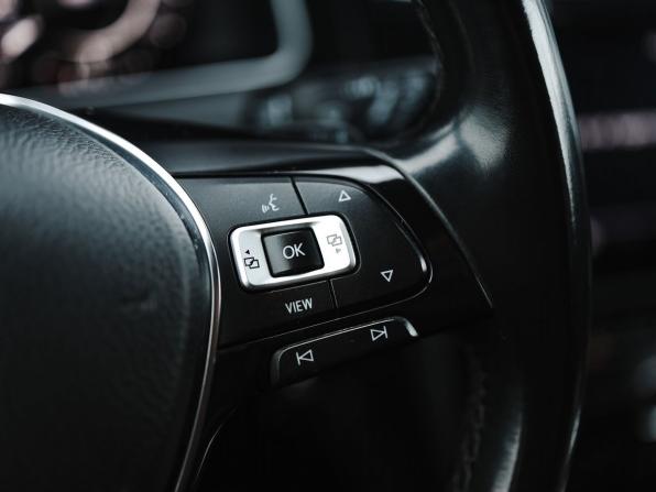 Volkswagen Golf VII Рестайлинг с пробегом 2018 года, цена 1 949 000 рублей, 133146 км, хэтчбек, Автокод Объявления