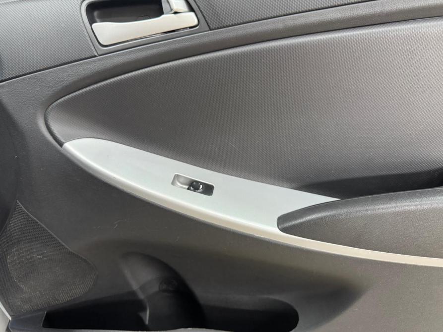 Hyundai Solaris I Рестайлинг Набережные Челны  - изображение 18
