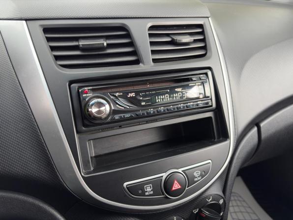 Hyundai Solaris I с пробегом 2013 года, цена 850 000 рублей, 112833 км, седан, Автокод Объявления