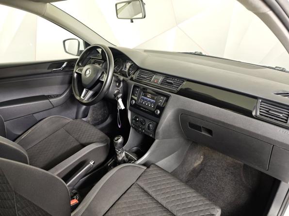 Skoda Rapid I с пробегом 2015 года, цена 697 000 рублей, 195492 км, лифтбек, Автокод Объявления