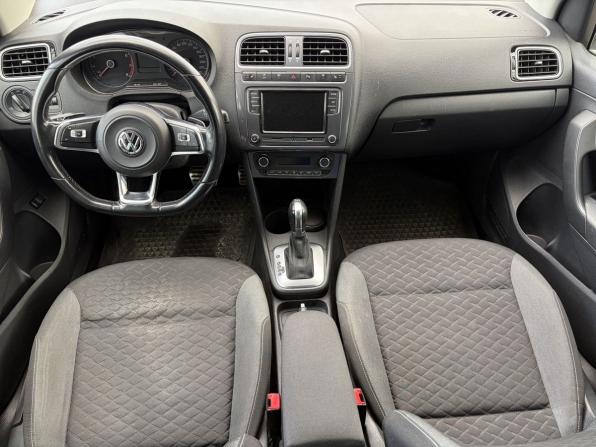 Volkswagen Polo V Рестайлинг с пробегом 2018 года, цена 1 490 000 рублей, 99250 км, седан, Автокод Объявления