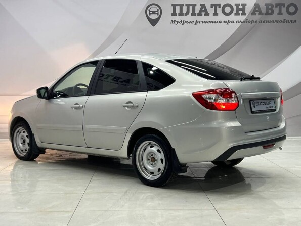 Lada (ВАЗ) Granta I Рестайлинг с пробегом 2019 года, цена 729 000 рублей, 76000 км, хэтчбек, Автокод Объявления