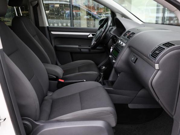 Volkswagen Touran I Рестайлинг 2 с пробегом 2012 года, цена 898 000 рублей, 295405 км, компактвэн, Автокод Объявления