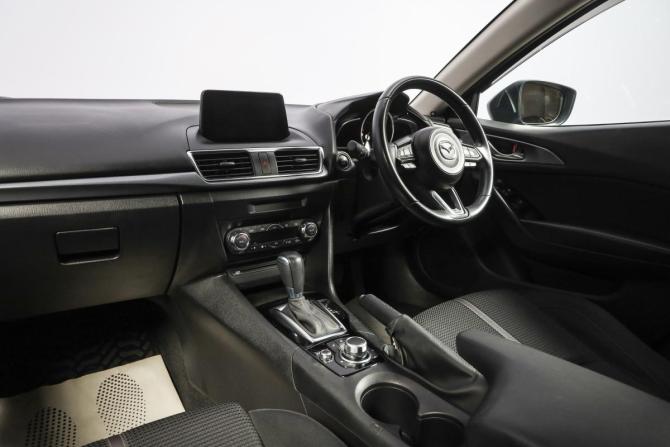 Mazda Axela III Рестайлинг с пробегом 2016 года, цена 1 529 000 рублей, 66565 км, хэтчбек, Автокод Объявления