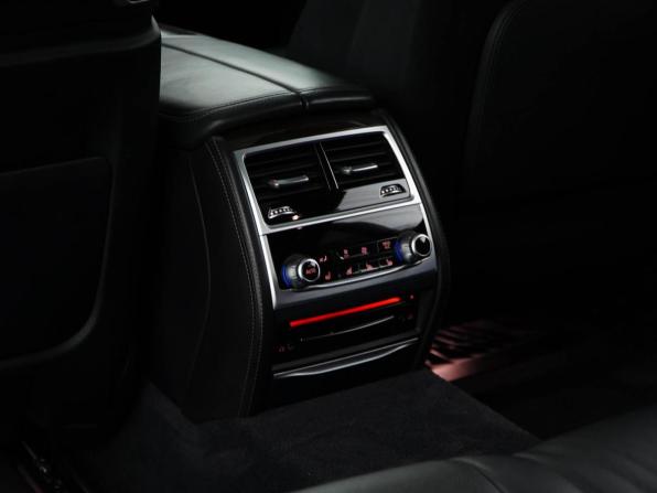 BMW 7 серии VI (G11/G12) Рестайлинг с пробегом 2019 года, цена 5 177 077 рублей, 159772 км, седан, Автокод Объявления