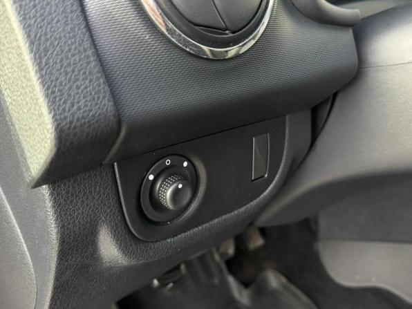 Renault Sandero II с пробегом 2015 года, цена 730 000 рублей, 102958 км, хэтчбек, Автокод Объявления
