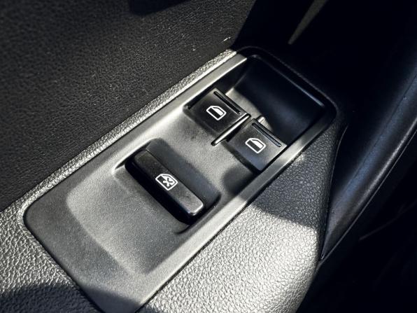 Volkswagen Polo V Рестайлинг с пробегом 2016 года, цена 1 159 000 рублей, 102500 км, седан, Автокод Объявления