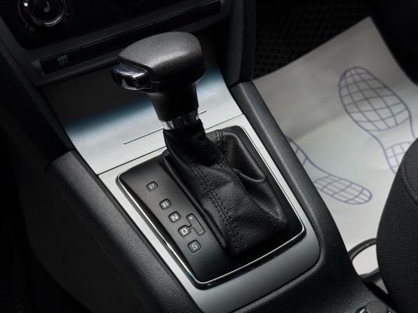 Skoda Octavia II (A5) Рестайлинг с пробегом 2012 года, цена 819 000 рублей, 209245 км, лифтбек, Автокод Объявления
