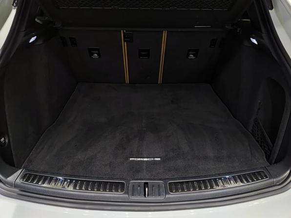 Porsche Macan I Рестайлинг с пробегом 2019 года, цена 4 456 000 рублей, 70977 км, внедорожник, Автокод Объявления