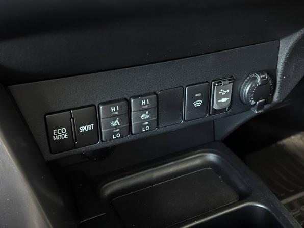 Toyota RAV4 IV (XA40) Рестайлинг с пробегом 2016 года, цена 2 360 000 рублей, 131868 км, внедорожник, Автокод Объявления