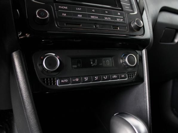 Volkswagen Polo V Рестайлинг с пробегом 2017 года, цена 1 220 000 рублей, 165200 км, седан, Автокод Объявления