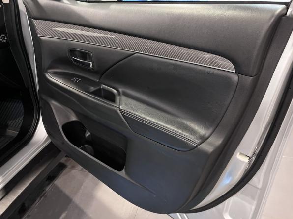 Mitsubishi Outlander III Рестайлинг 3 с пробегом 2021 года, цена 3 240 000 рублей, 61809 км, внедорожник, Автокод Объявления