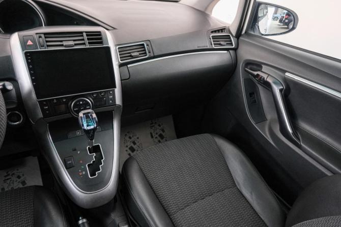 Toyota Verso I Рестайлинг с пробегом 2014 года, цена 1 899 000 рублей, 173000 км, компактвэн, Автокод Объявления