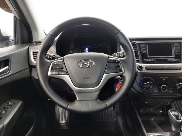 Hyundai Solaris II с пробегом 2017 года, цена 1 290 000 рублей, 116500 км, седан, Автокод Объявления