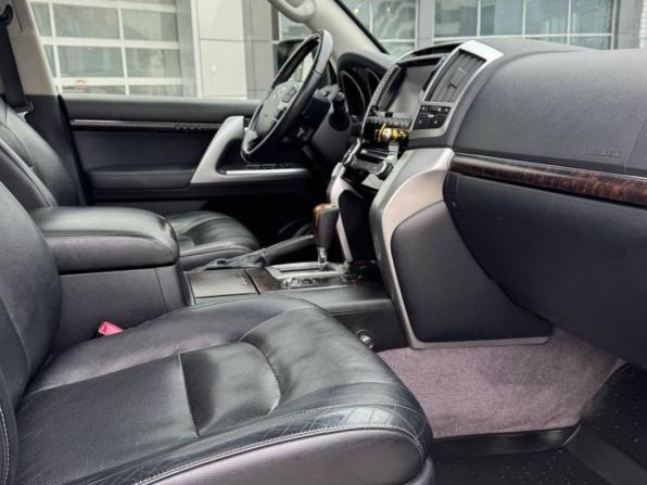 Toyota Land Cruiser 200 Series Рестайлинг 1 с пробегом 2013 года, цена 3 950 000 рублей, 204391 км, внедорожник, Автокод Объявления
