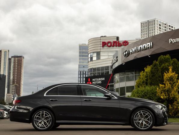 Mercedes-Benz E-Класс V (W213 S213 C238) Рестайлинг с пробегом 2021 года, цена 4 458 000 рублей, 69850 км, седан, Автокод Объявления