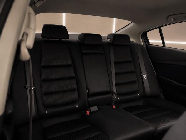 Mazda 6 III (GJ) Рестайлинг с пробегом 2015 года, цена 1 499 000 рублей, 220000 км, седан, Автокод Объявления