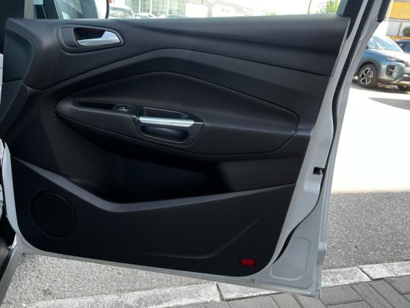 Ford C-MAX II Рестайлинг с пробегом 2016 года, цена 1 037 000 рублей, 163711 км, компактвэн, Автокод Объявления