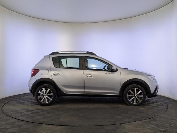Renault Sandero II Рестайлинг с пробегом 2020 года, цена 1 250 000 рублей, 34279 км, хэтчбек, Автокод Объявления