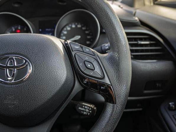 Toyota C-HR I Рестайлинг с пробегом 2019 года, цена 1 529 000 рублей, 172604 км, внедорожник, Автокод Объявления
