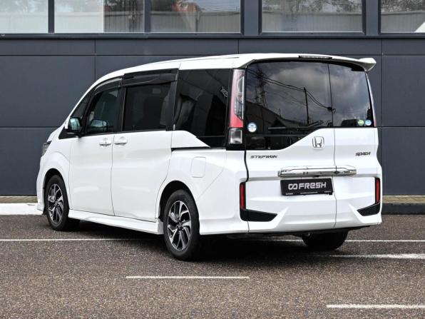 Honda Stepwgn V Рестайлинг с пробегом 2020 года, цена 2 439 000 рублей, 89047 км, минивэн, Автокод Объявления
