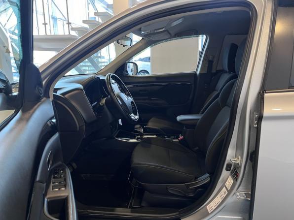 Mitsubishi Outlander III Рестайлинг 3 с пробегом 2019 года, цена 2 000 000 рублей, 133371 км, внедорожник, Автокод Объявления