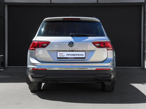 Volkswagen Tiguan II Рестайлинг с пробегом 2021 года, цена 2 899 000 рублей, 77171 км, внедорожник, Автокод Объявления