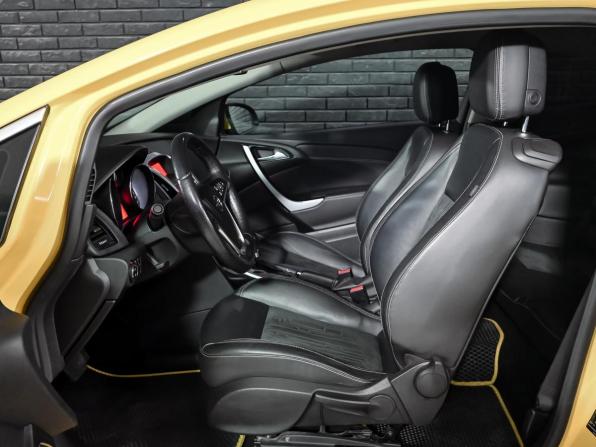 Opel Astra J Рестайлинг с пробегом 2013 года, цена 950 000 рублей, 139862 км, хэтчбек, Автокод Объявления
