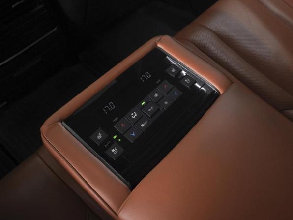 Lexus LX III Рестайлинг 2 с пробегом 2018 года, цена 8 400 000 рублей, 157363 км, внедорожник, Автокод Объявления