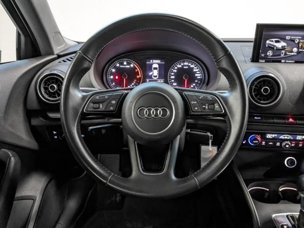Audi A3 III (8V) Рестайлинг с пробегом 2019 года, цена 1 900 000 рублей, 111000 км, седан, Автокод Объявления