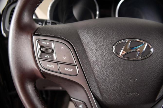 Hyundai Santa Fe III с пробегом 2014 года, цена 1 949 000 рублей, 221410 км, внедорожник, Автокод Объявления
