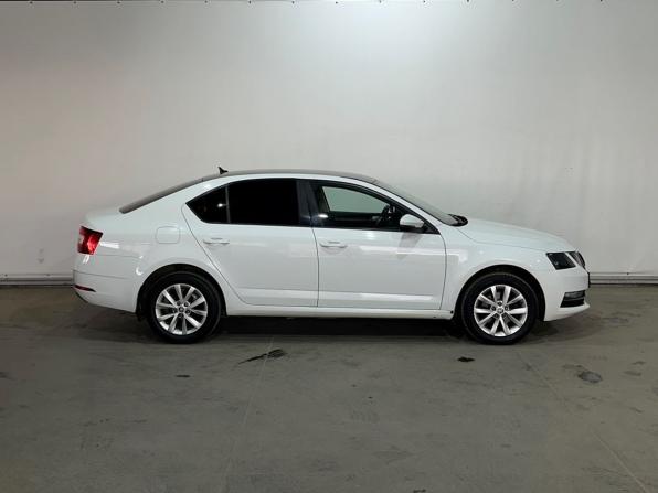 Skoda Octavia III (A7) Рестайлинг с пробегом 2017 года, цена 1 459 000 рублей, 181867 км, лифтбек, Автокод Объявления