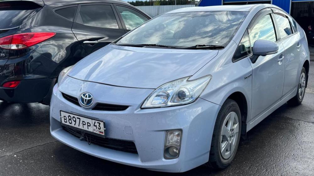 Toyota Prius III (XW30) Киров  - изображение 1