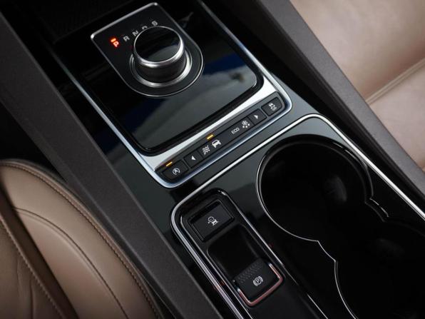 Jaguar F-Pace I с пробегом 2017 года, цена 2 557 051 рубль, 121487 км, внедорожник, Автокод Объявления