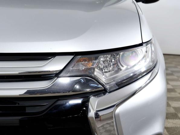 Mitsubishi Outlander III Рестайлинг 2 с пробегом 2018 года, цена 1 749 000 рублей, 84447 км, внедорожник, Автокод Объявления