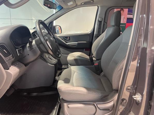 Hyundai H-1 II Рестайлинг 2 с пробегом 2019 года, цена 2 549 000 рублей, 197880 км, минивэн, Автокод Объявления