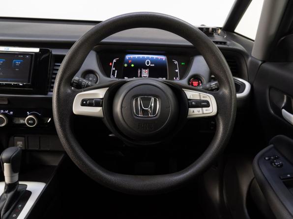 Honda Fit IV с пробегом 2022 года, цена 1 549 000 рублей, 53205 км, хэтчбек, Автокод Объявления
