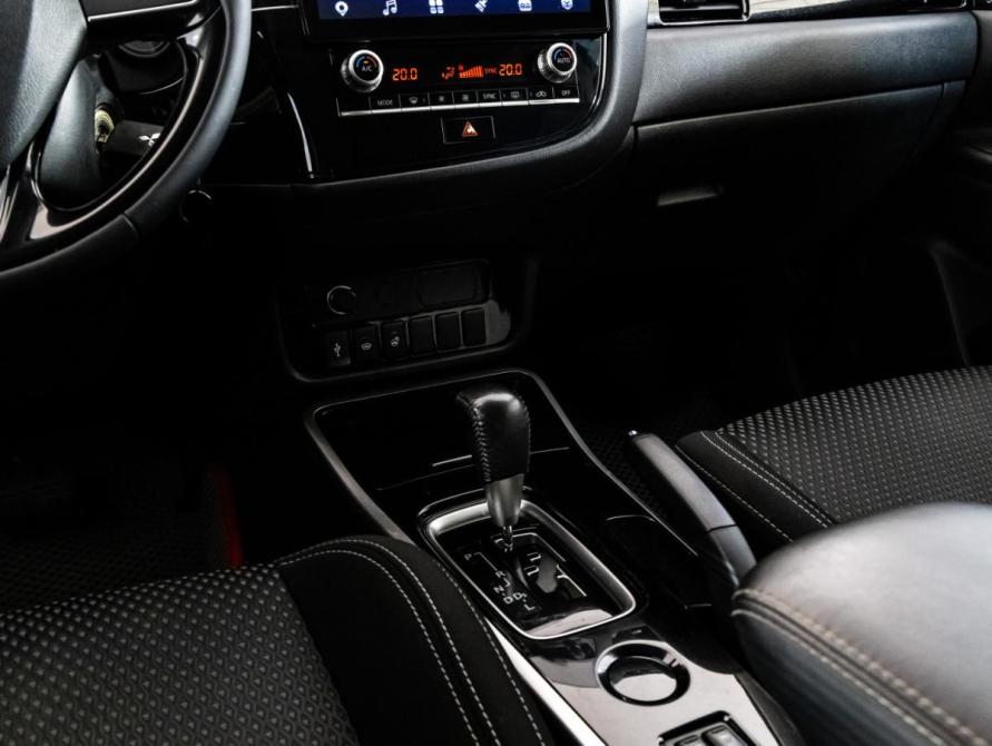 Mitsubishi Outlander III Рестайлинг 3 Санкт-Петербург  - изображение 13