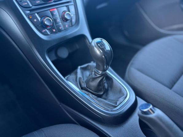 Opel Astra J с пробегом 2012 года, цена 515 000 рублей, 221000 км, хэтчбек, Автокод Объявления