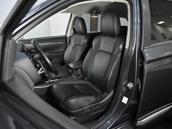 Mitsubishi Outlander III Рестайлинг 3 с пробегом 2019 года, цена 1 799 000 рублей, 110000 км, внедорожник, Автокод Объявления