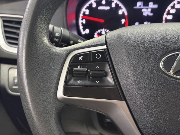 Hyundai Solaris II с пробегом 2017 года, цена 1 395 000 рублей, 116222 км, седан, Автокод Объявления