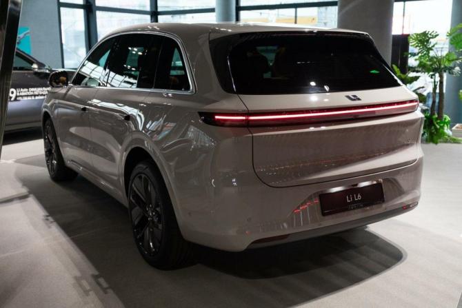 Новый Li Auto (Lixiang) L6 2025 года, цена 8 449 000 рублей, внедорожник, Автокод Объявления