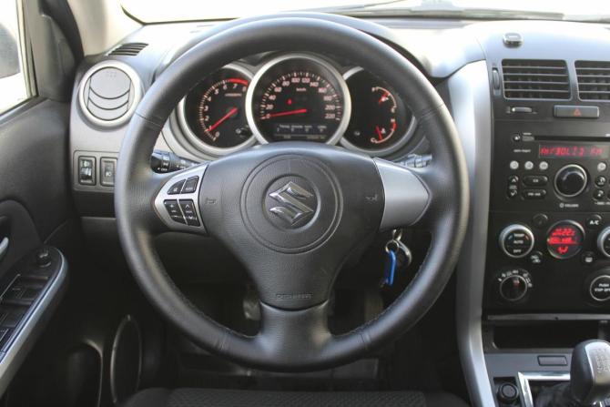 Suzuki Grand Vitara II с пробегом 2008 года, цена 990 000 рублей, 169000 км, внедорожник, Автокод Объявления