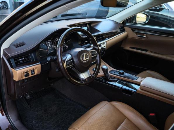 Lexus ES VI Рестайлинг с пробегом 2015 года, цена 2 440 000 рублей, 132700 км, седан, Автокод Объявления